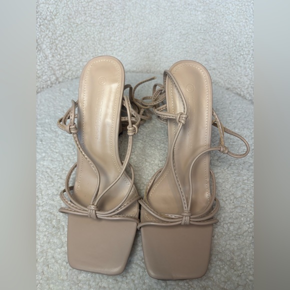 WILD DIVA Laceup heels color nude leather size 8 /NEW - Picture 7 of 11